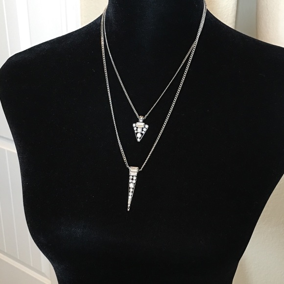 Chloe + Isabel Jewelry - Stargaze Convertible Pendant Necklace Chloe + Isabel Jewelry - Stargaze Convertible Pendant Necklace